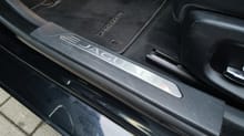 JAGUAR XE Schwarz — Bild 18 von 37