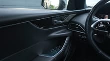 JAGUAR XE Schwarz — Bild 23 von 37