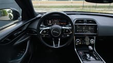 JAGUAR XE Schwarz — Bild 24 von 37