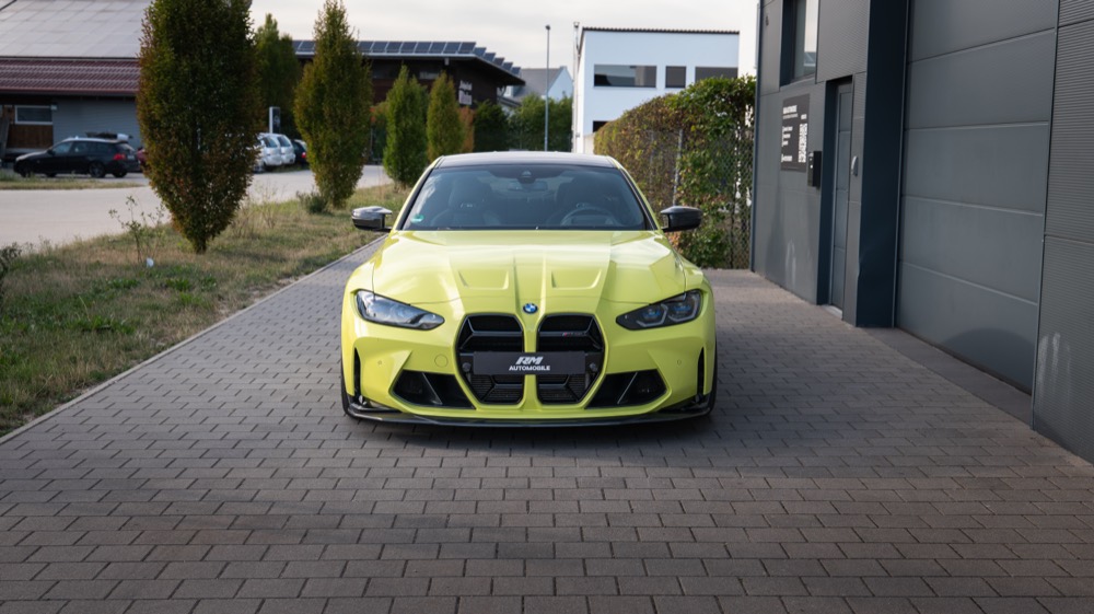 Fahrzeugbestand in der Halle von R&M Automobile in Hemau